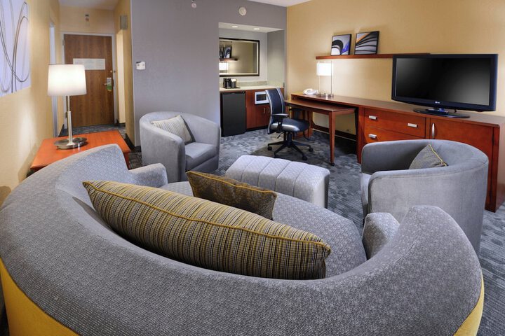 Room 21 of 37