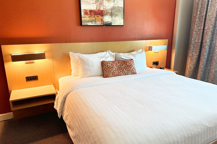 Room 135 of 168