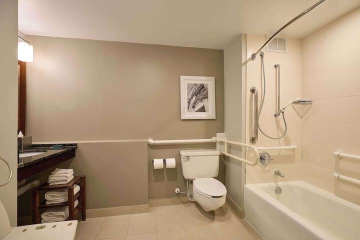 DoubleTree by Hilton Minneapolis Airport MN