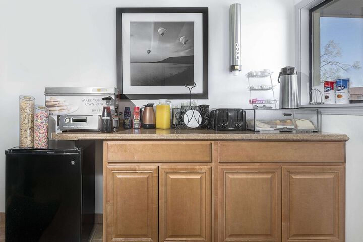 Breakfast/Coffee Service 7 of 8