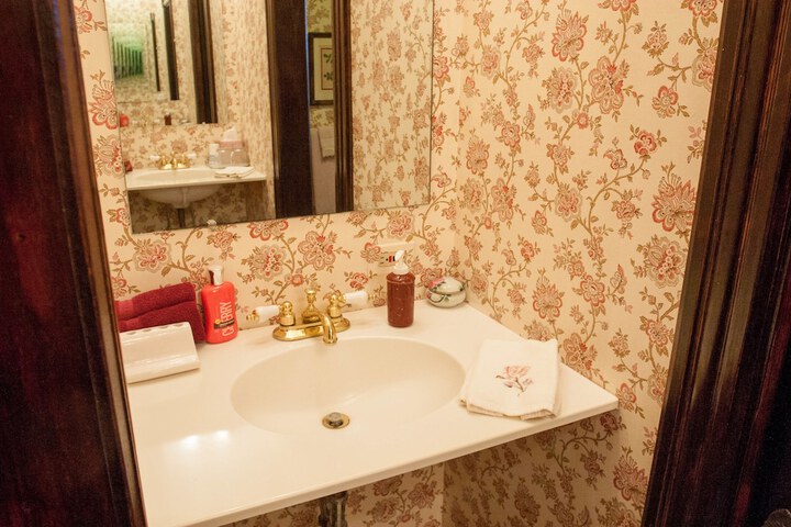 Room 16 of 24
