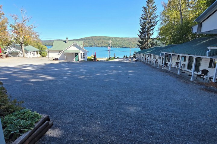 Lake View Motel