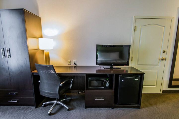 Room 18 of 33