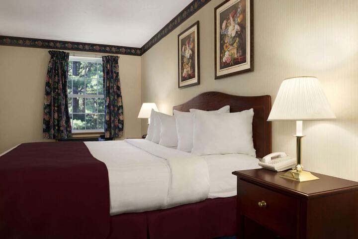 Room 6 of 15