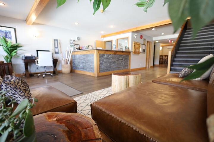 Glacier Mountain Lodge