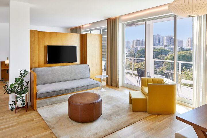 The Sarasota Modern a Tribute Portfolio Hotel