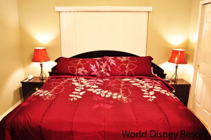 Room 7 of 12