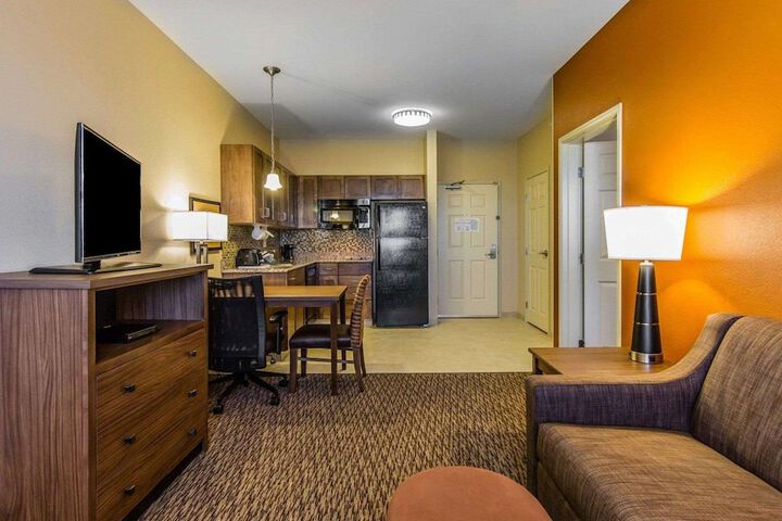 Room 11 of 26