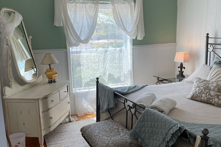 Room 43 of 49
