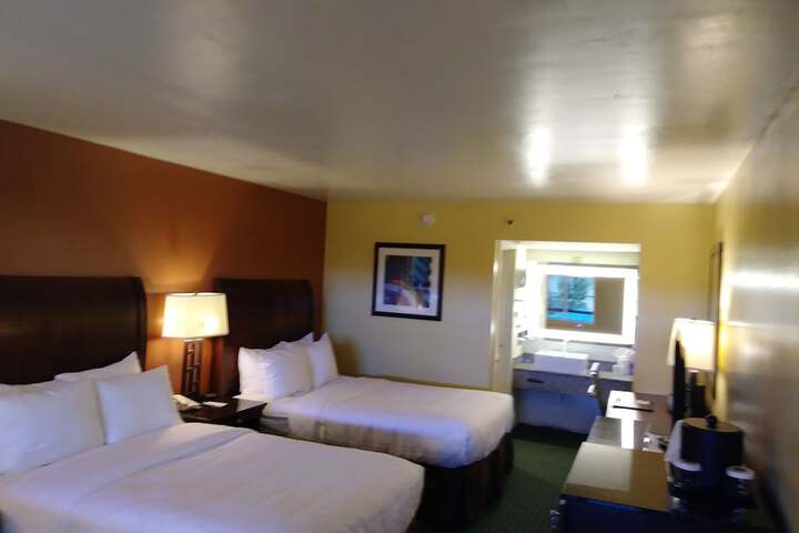 Room 22 of 48