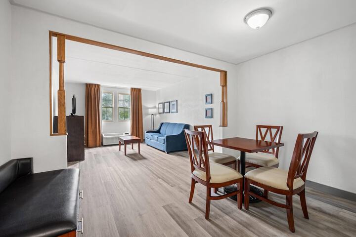 Comfort Suites Near Casinos Norwich-Uncasville CT