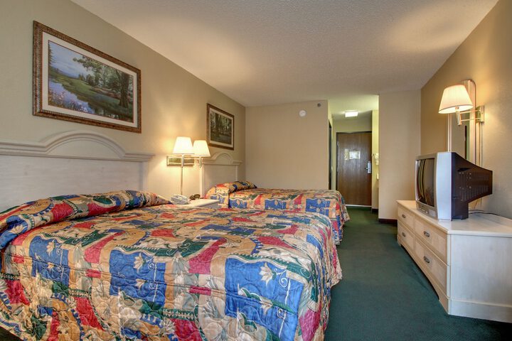 Room 25 of 40