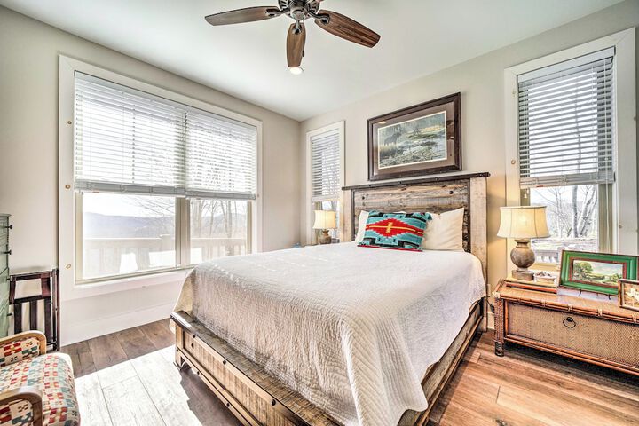 On 22 Acres: Cullowhee Craftsman Home w / Mtn Views