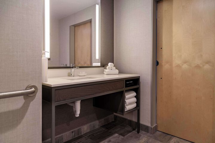 Room 144 of 173
