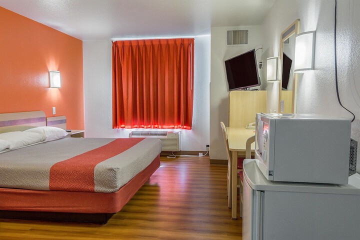 Motel 6 Redmond OR