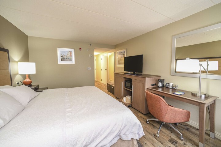 Room 11 of 25