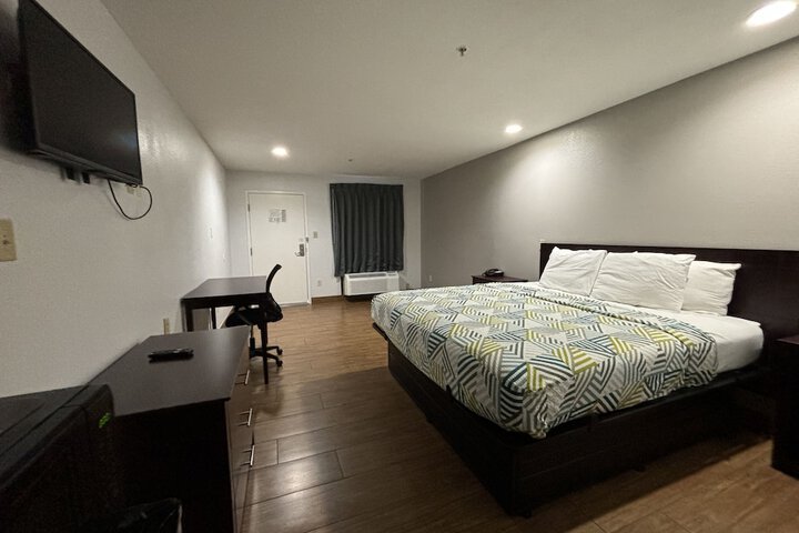 Room 15 of 30