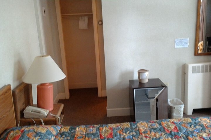 Room 10 of 10