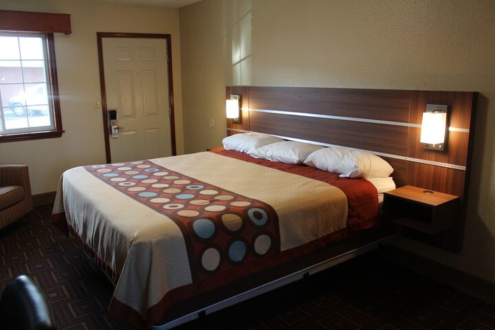 Room 11 of 20
