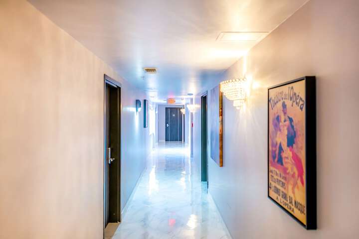 Ballroom/Hall 73 of 92