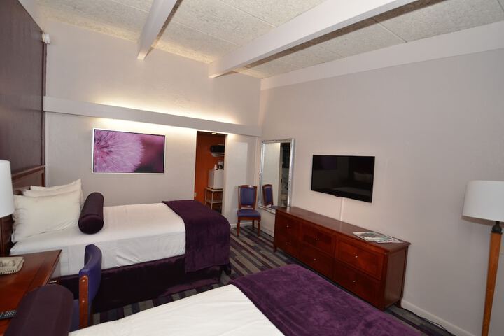 Room 13 of 36