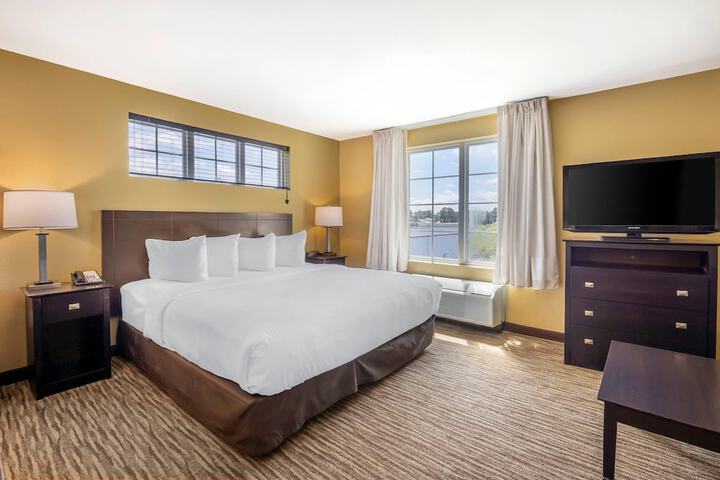 MainStay Suites Jacksonville near Camp Lejeune
