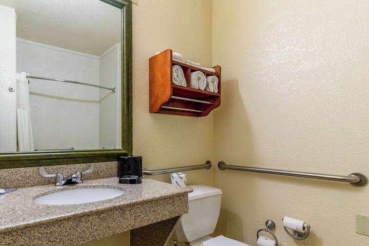Quality Inn Texas City I-45