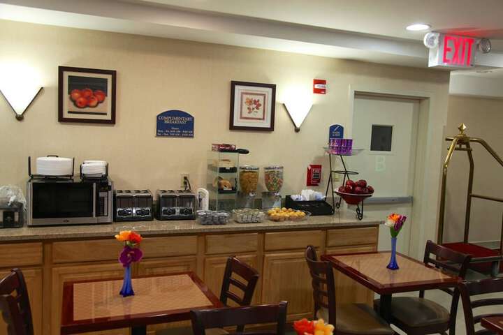 Breakfast/Coffee Service 28 of 31