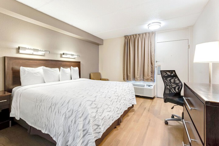 Room 12 of 28