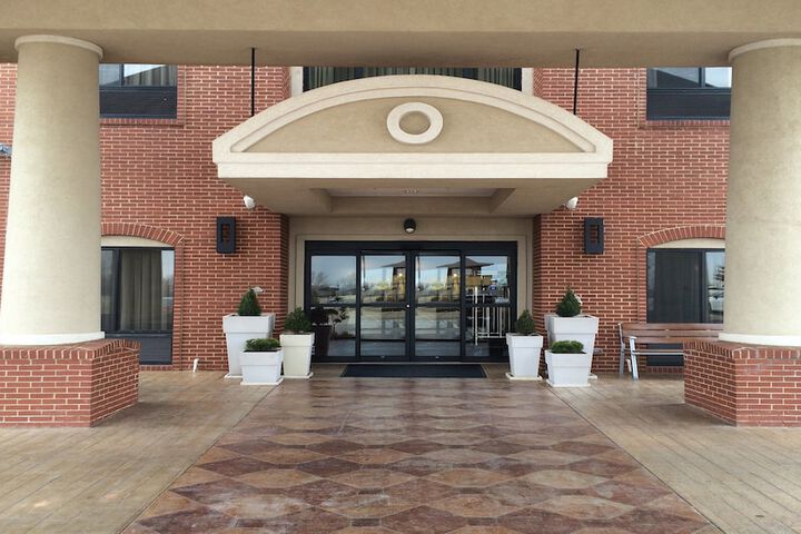 Hotel 4 of 27