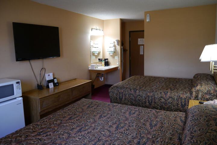 Room 4 of 17