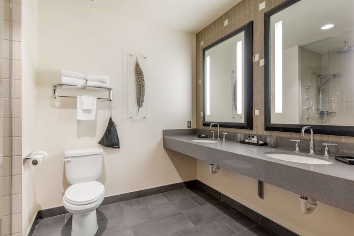 Best Western Premier Boulder Falls Inn
