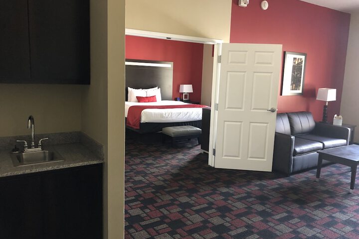 Wingate by Wyndham Lake Charles Casino Area