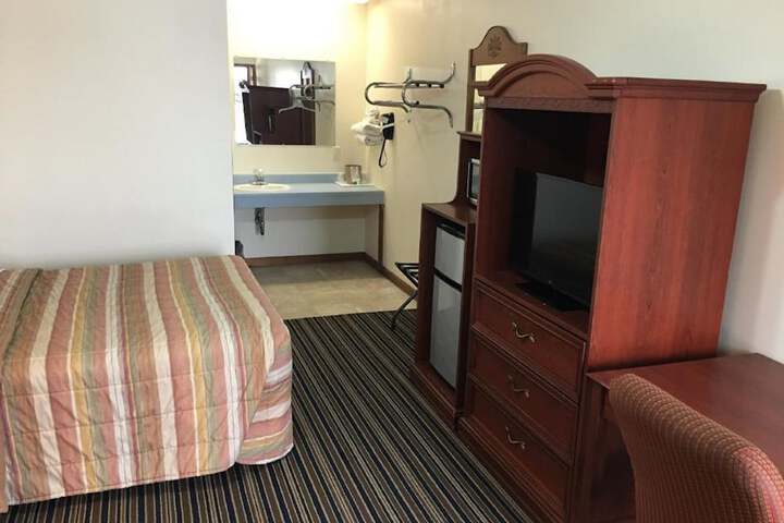 Room 18 of 22