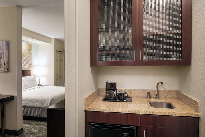 Room 13 of 22