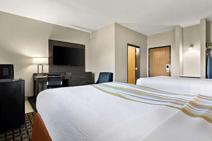 Room 10 of 31