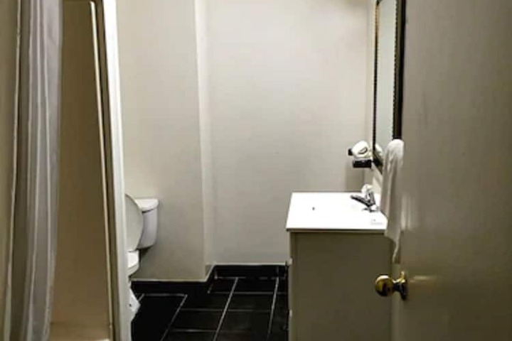 Room 18 of 37