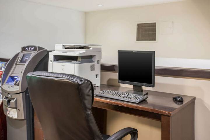 Business Center 24 of 28