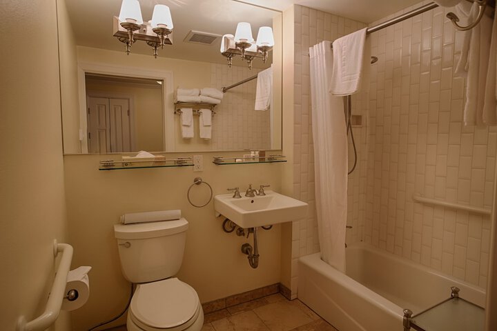 Room 202 of 231
