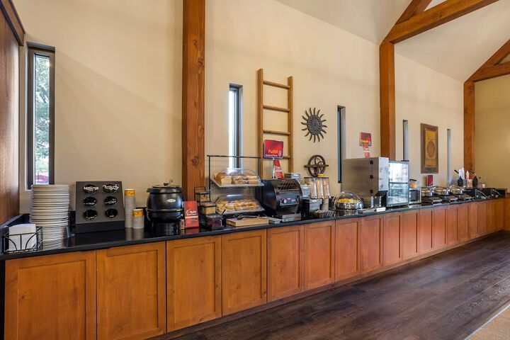 Breakfast/Coffee Service 63 of 68