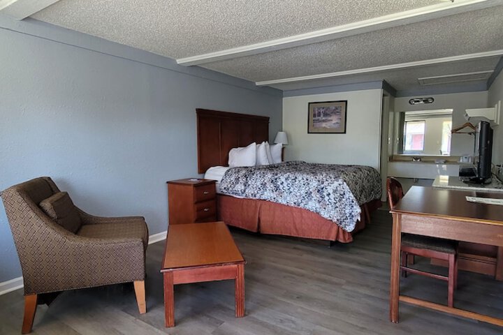 Room 22 of 40