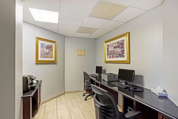 Business Center 86 of 86