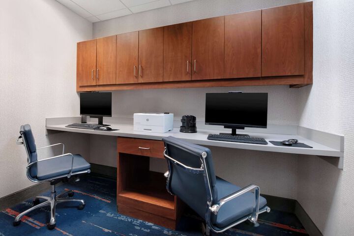Business Center 41 of 42