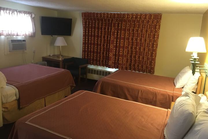 Room 33 of 50