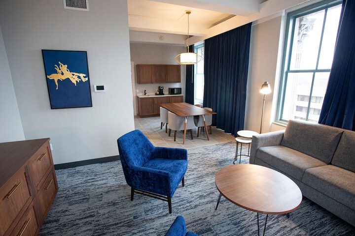 BLU-Tique Akron, a Tribute Portfolio Hotel