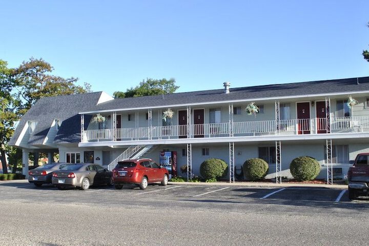 Hotel 6 of 53