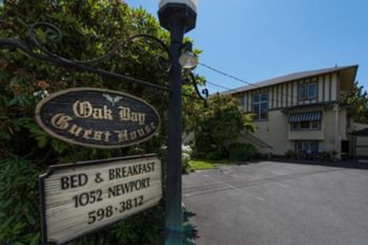 Oak Bay Guest House Bed & Breakfast
