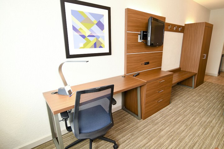 Room 44 of 126