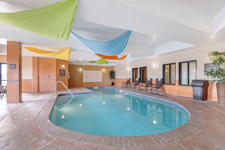 Comfort Inn & Suites Brighton Denver NE Medical Center