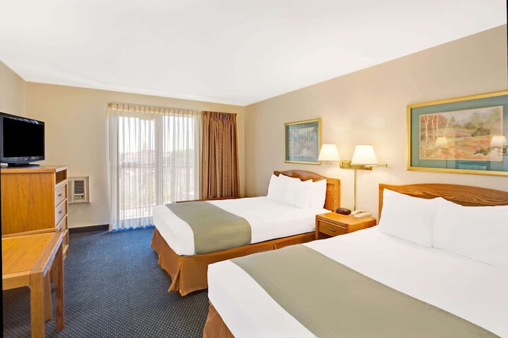 Room 9 of 24